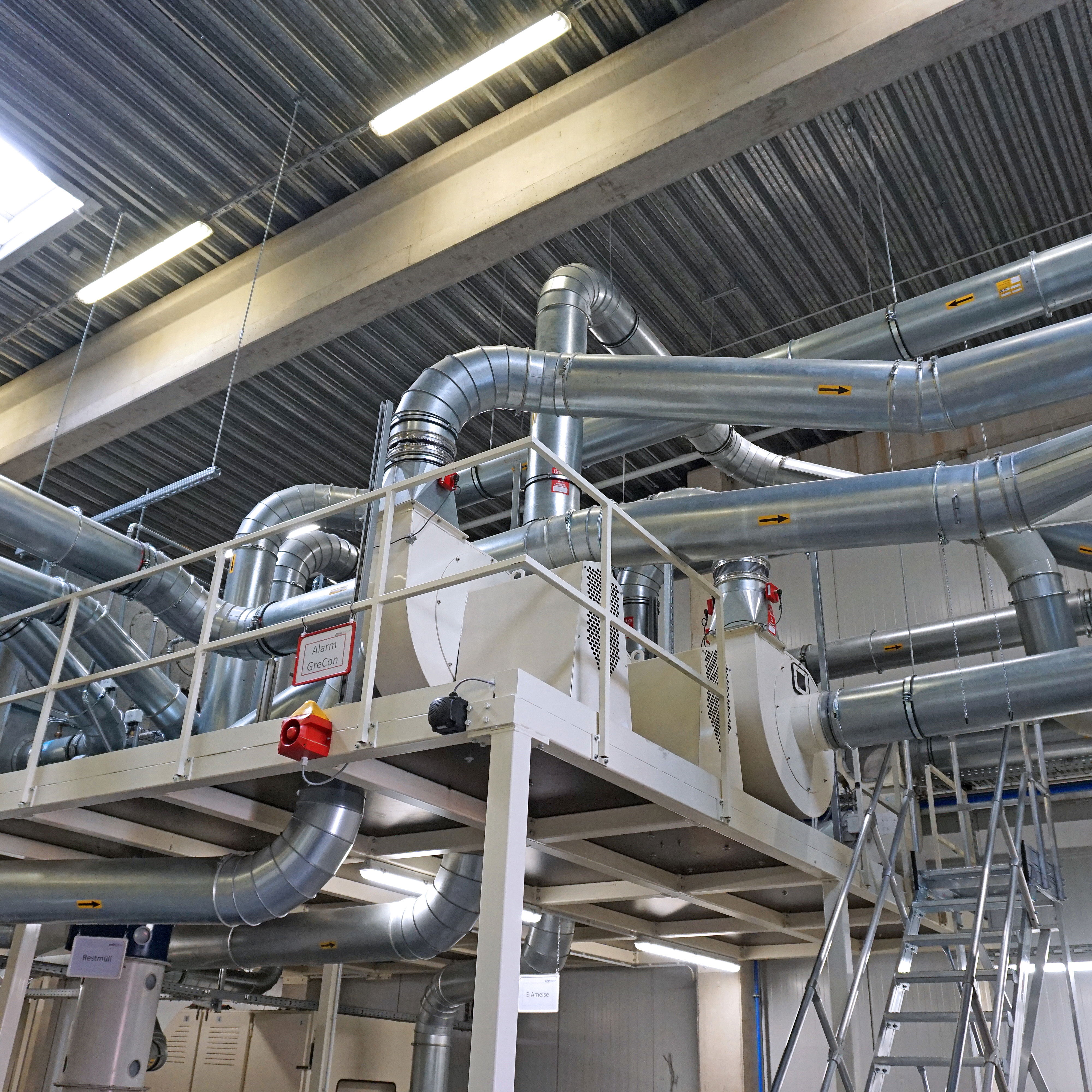 Pipes fitted with spark detectors