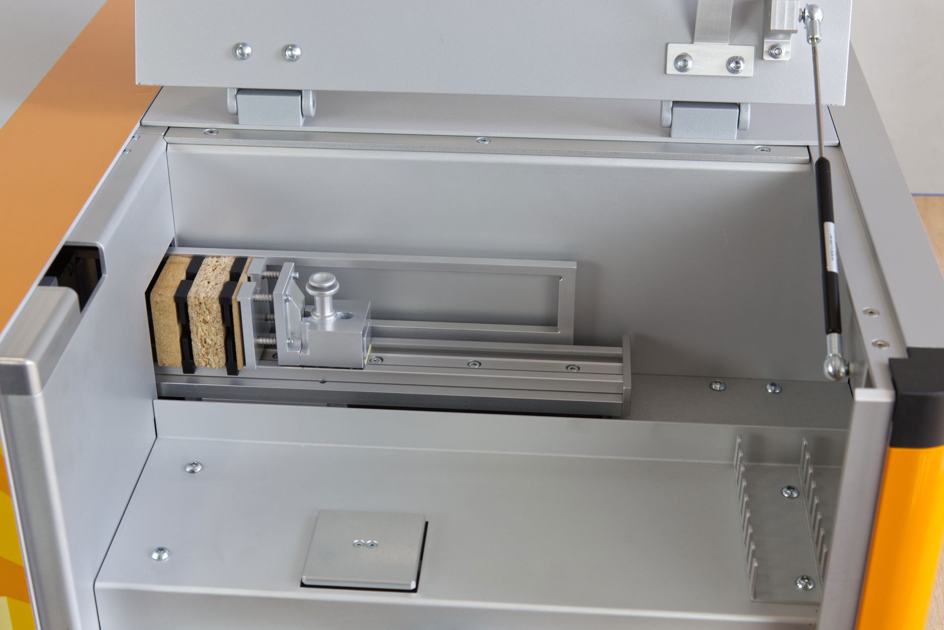 Densetyprofiler product image in the measurement process