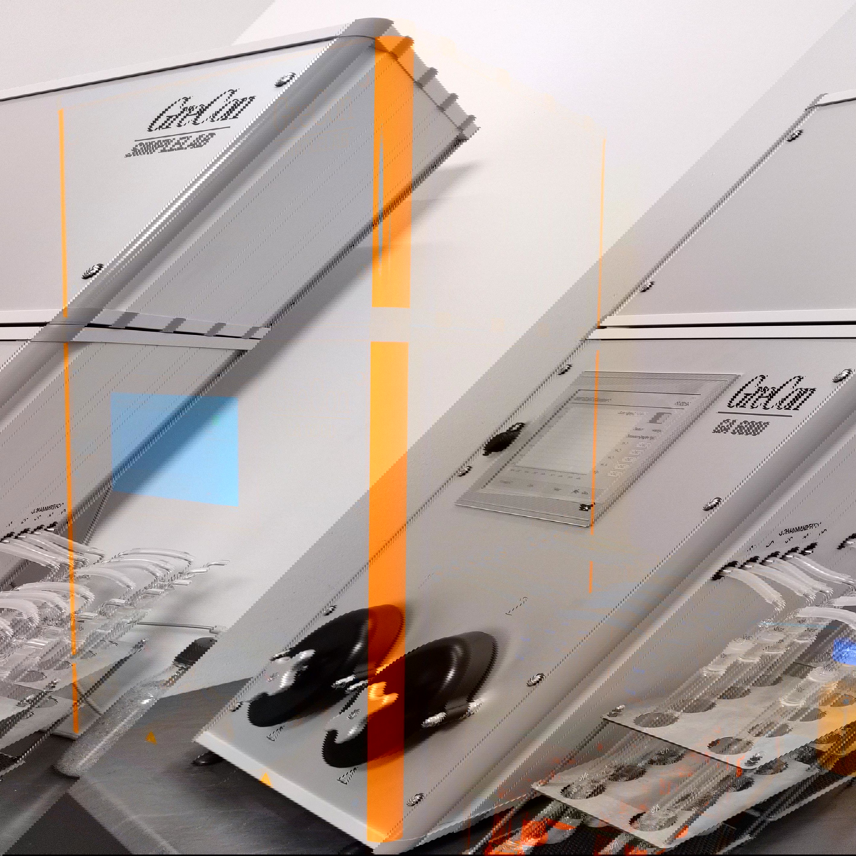 GASANALYSER SL as a grey laboratory product with wet chemistry